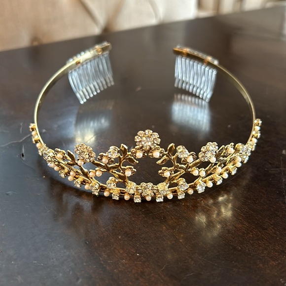 Cathy’s Concepts tiara - like new! In original box! - Picture 7 of 11